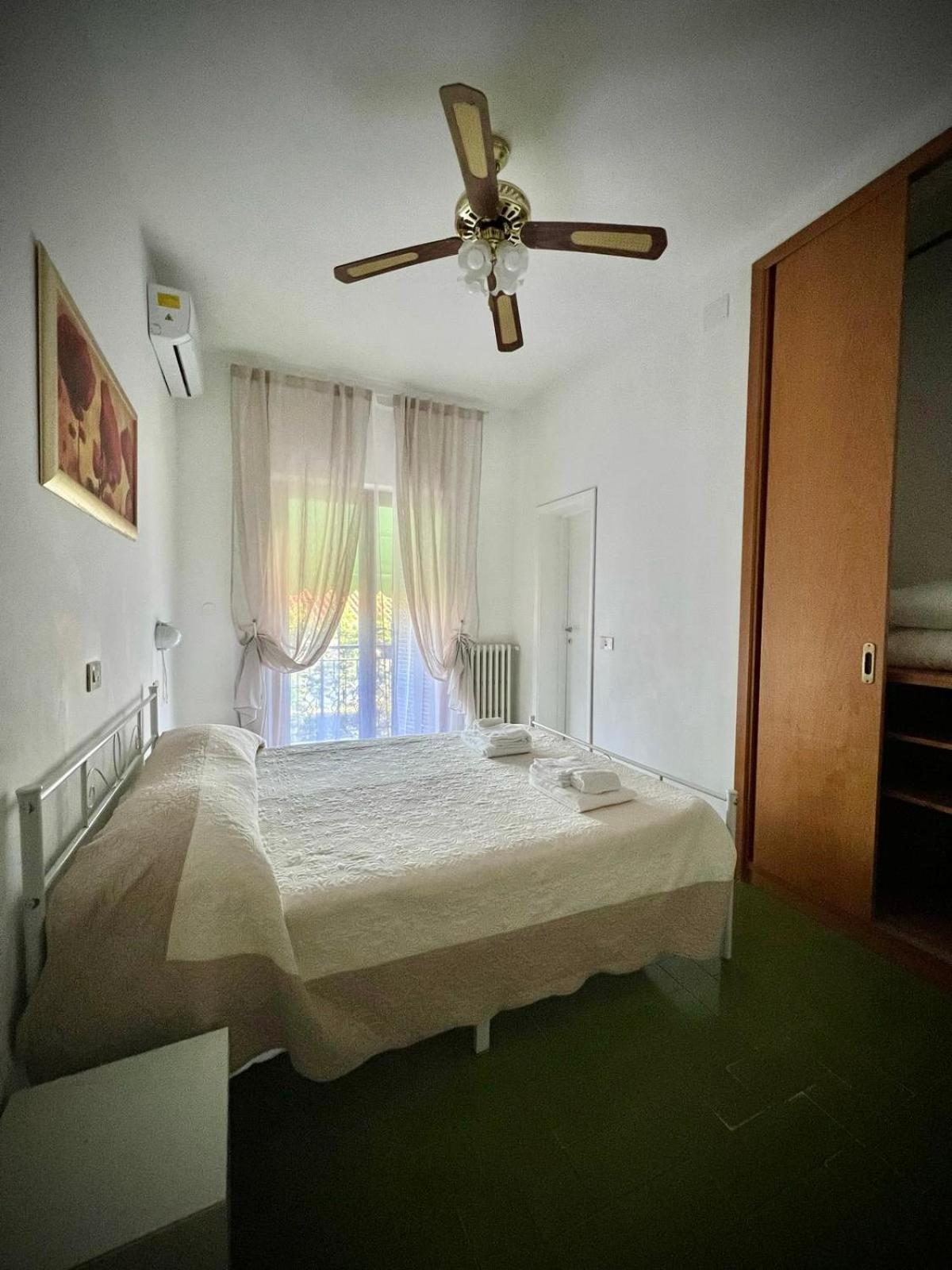 Bed&Breakfast Villa Lorena Forte dei Marmi Exterior photo