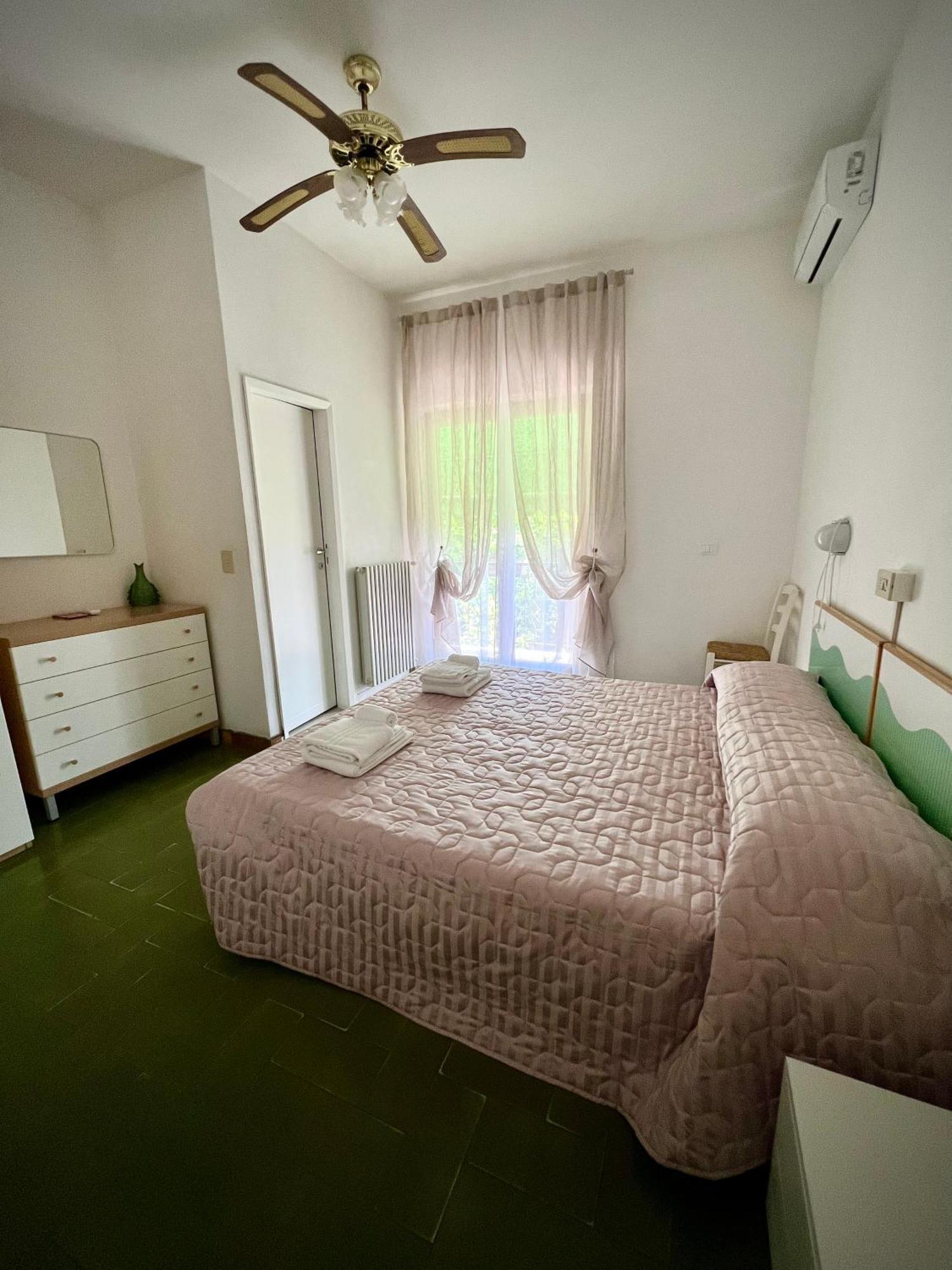 Bed&Breakfast Villa Lorena Forte dei Marmi Exterior photo